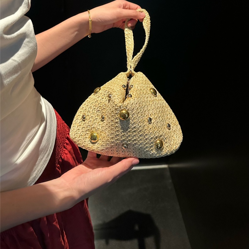 Triangular Woven Straw Clutch  - огляд і ціна Women'S Raffia Bags